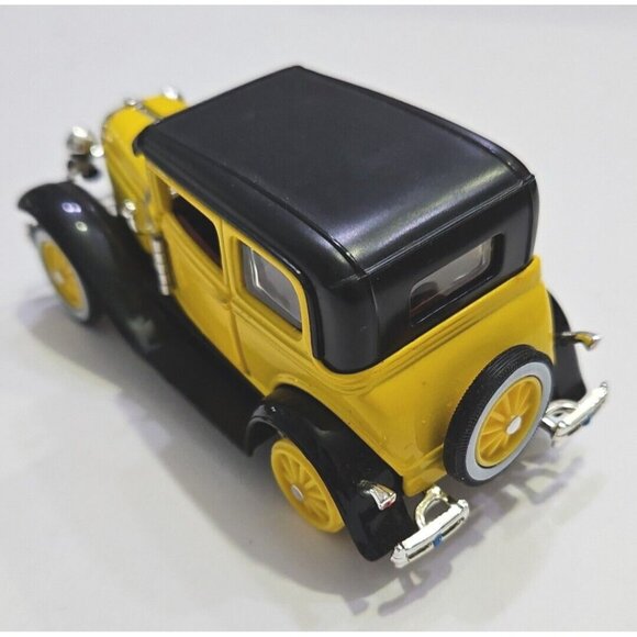 1930 Ford Crown Victoria 1:32 Diecast Car  ARKO Black & Yellow - Picture 3 of 14